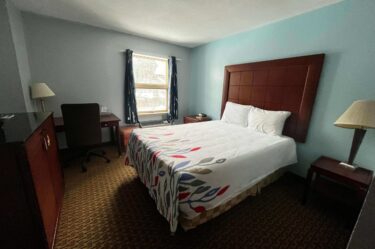 Copy of Queen Bed Two Kitchen Suites