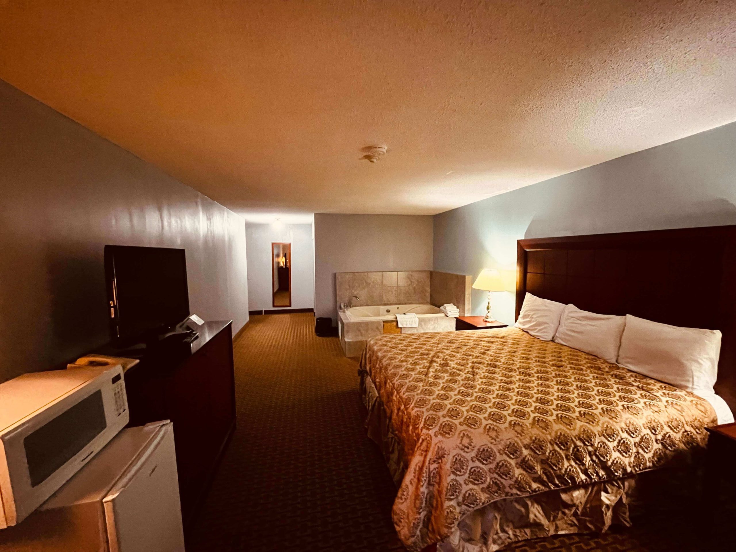 Copy of Zacuzzi King bed